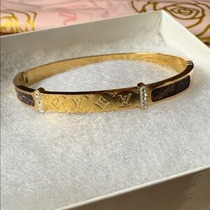 Gold and Brown fashion jewelry bracelet